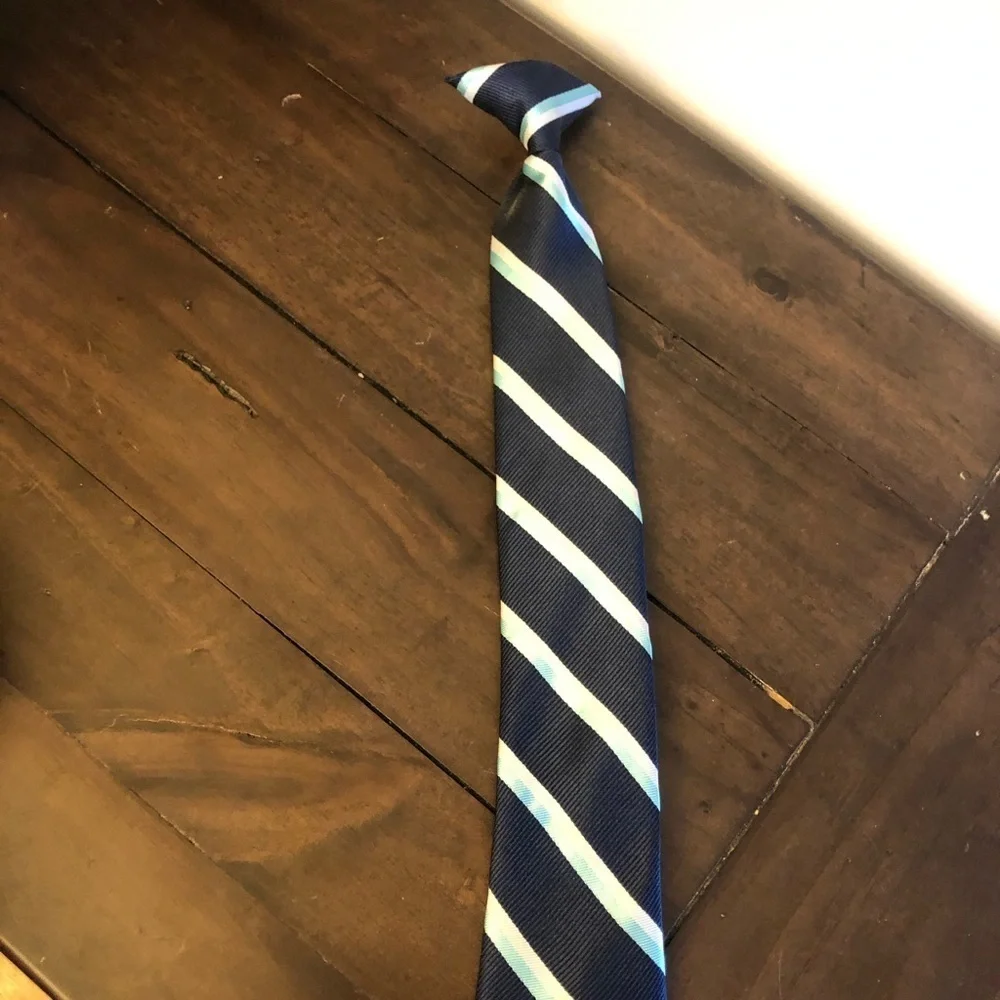 Blue and white clip on tie